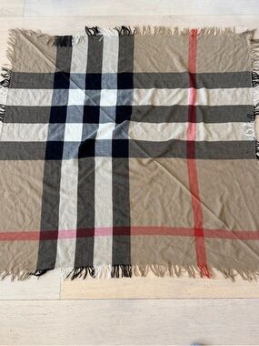 Burberry Beige and Black Fringed Merino Scarf